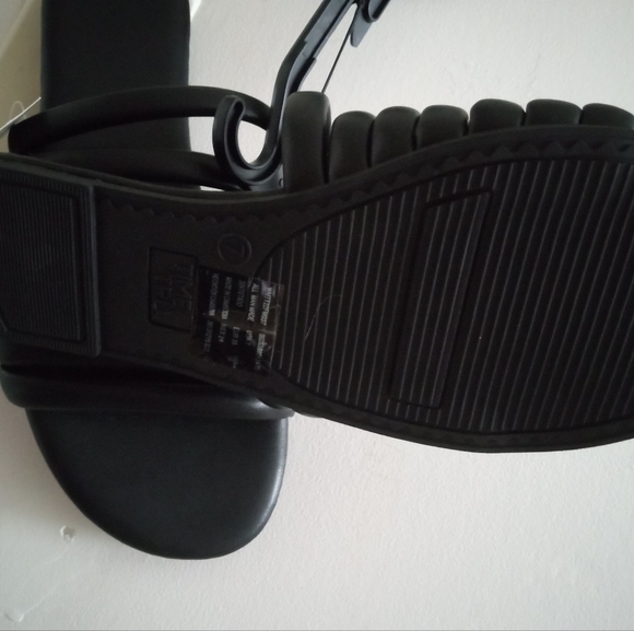 Sandals - Picture 4 of 4